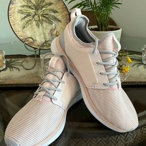 Women’s Kuru Atom  👣👟👟👣👟👟👣👟👟